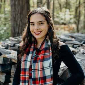 Meet your Posher, Eliese